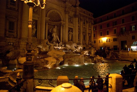 Picture of The Trevi Fountain in Rome - Rome map